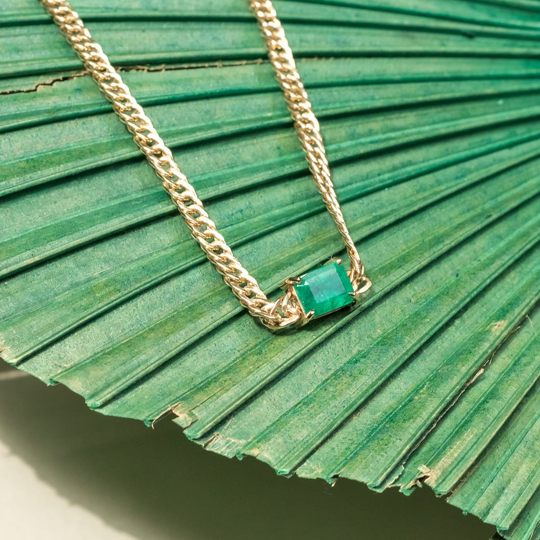 Colar Choker Escama de Peixe Esmeralda