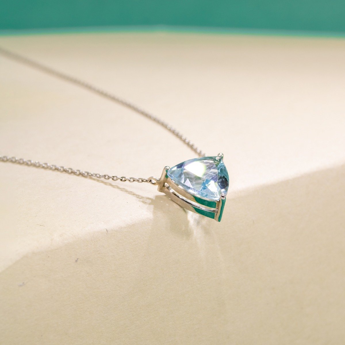 Colar Choker Trilhon Topázio Sky Extra 