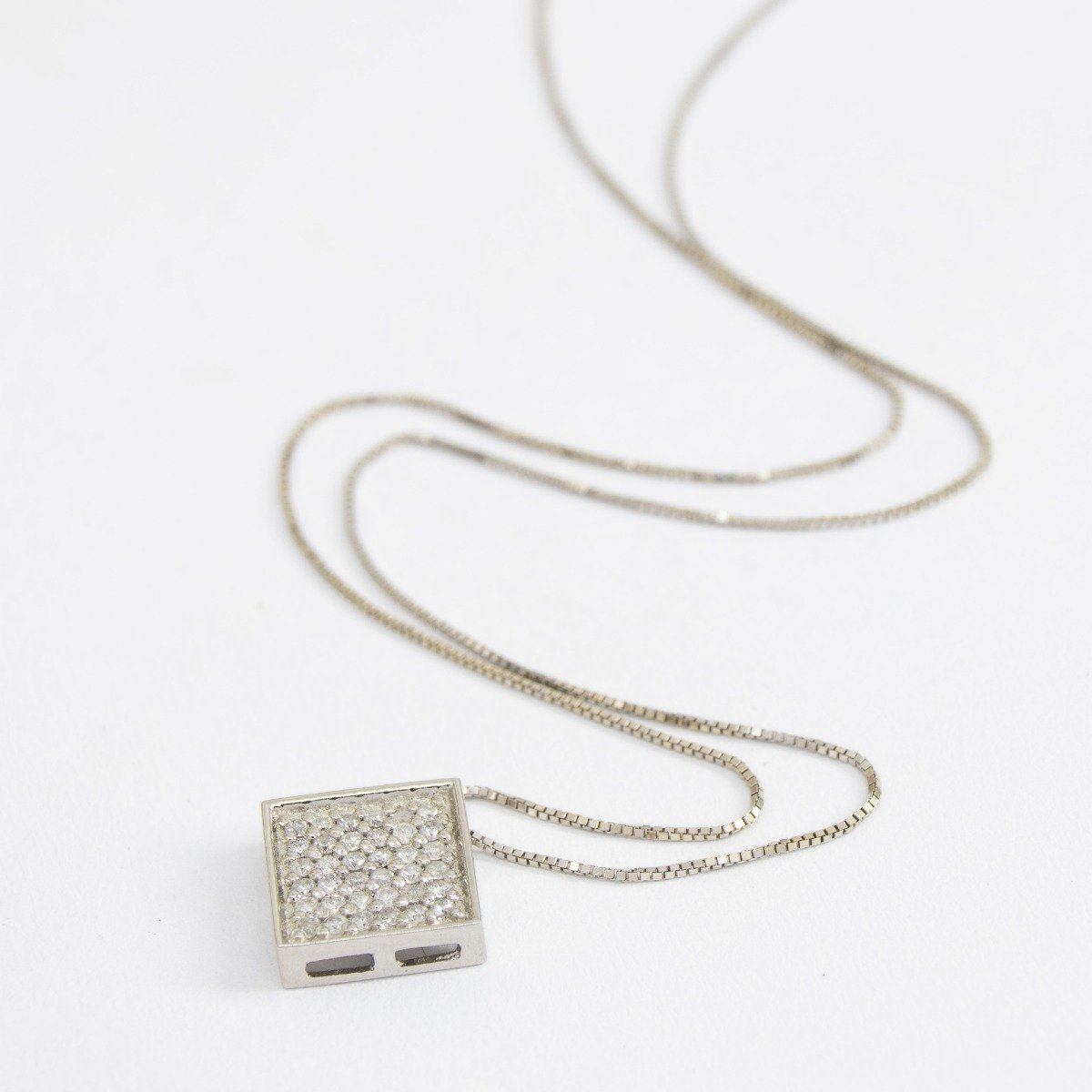 Colar Chuveiro Quadrado Diamantes