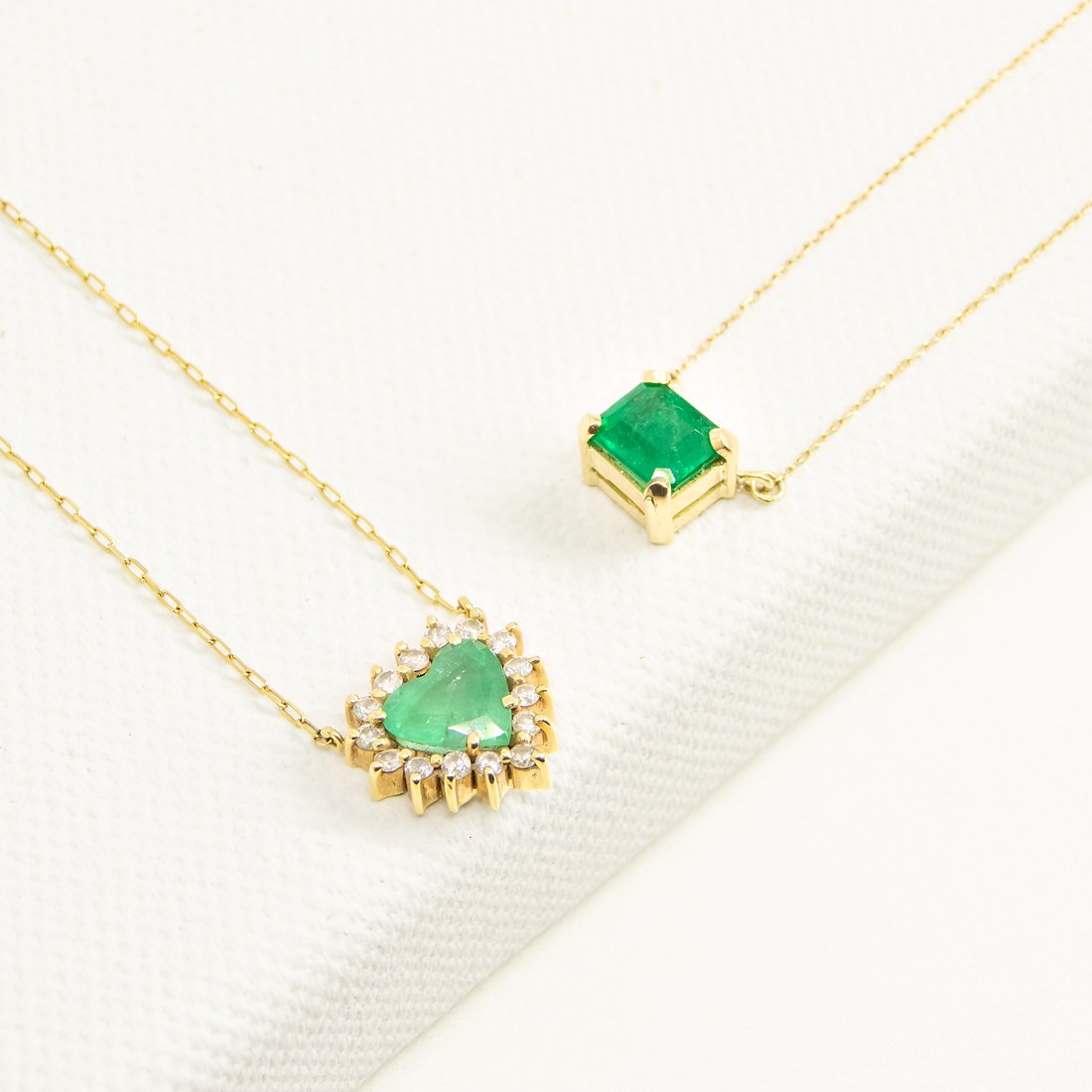 Colar Coração Esmeralda e Diamantes