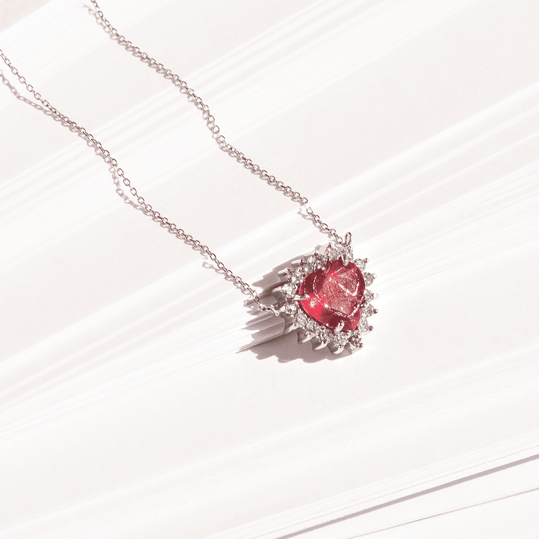 Colar Coração Rubi e Diamantes