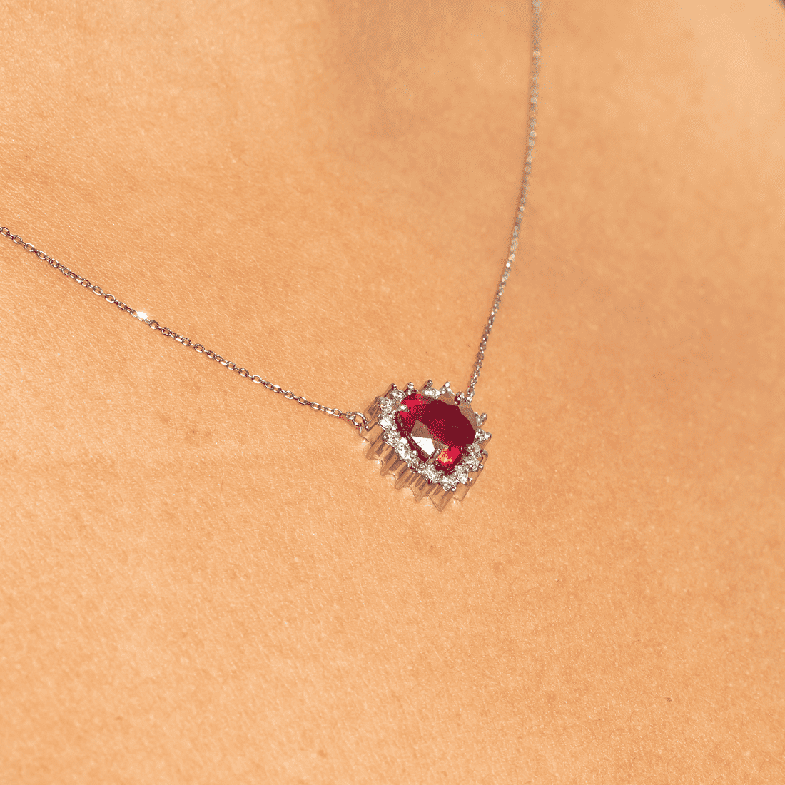 Colar Coração Rubi e Diamantes