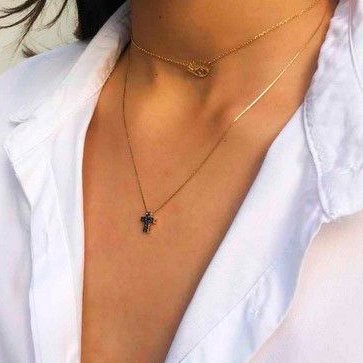 Colar Cruz Diamantes Negros