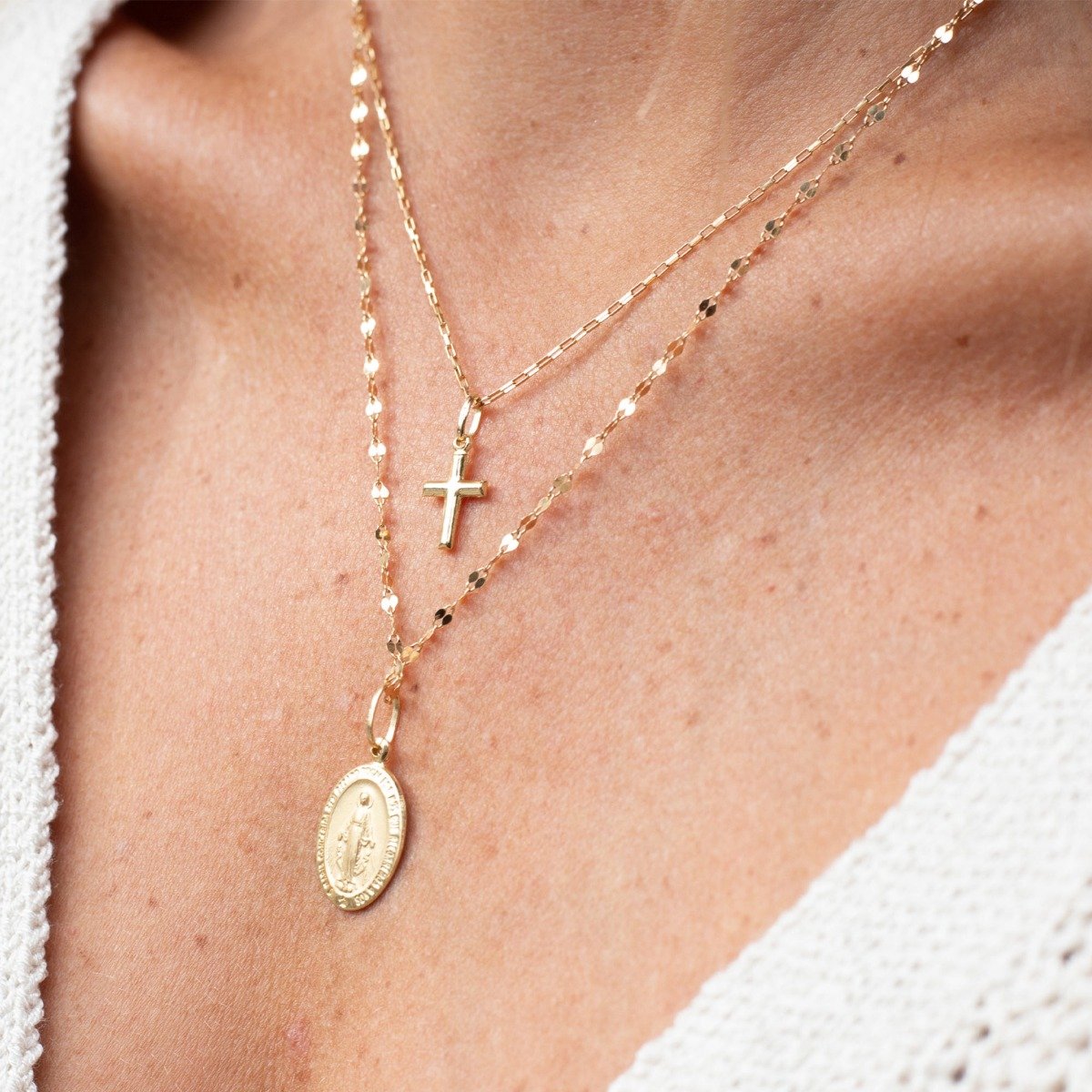 Colar Cruz Petit Ouro 18K