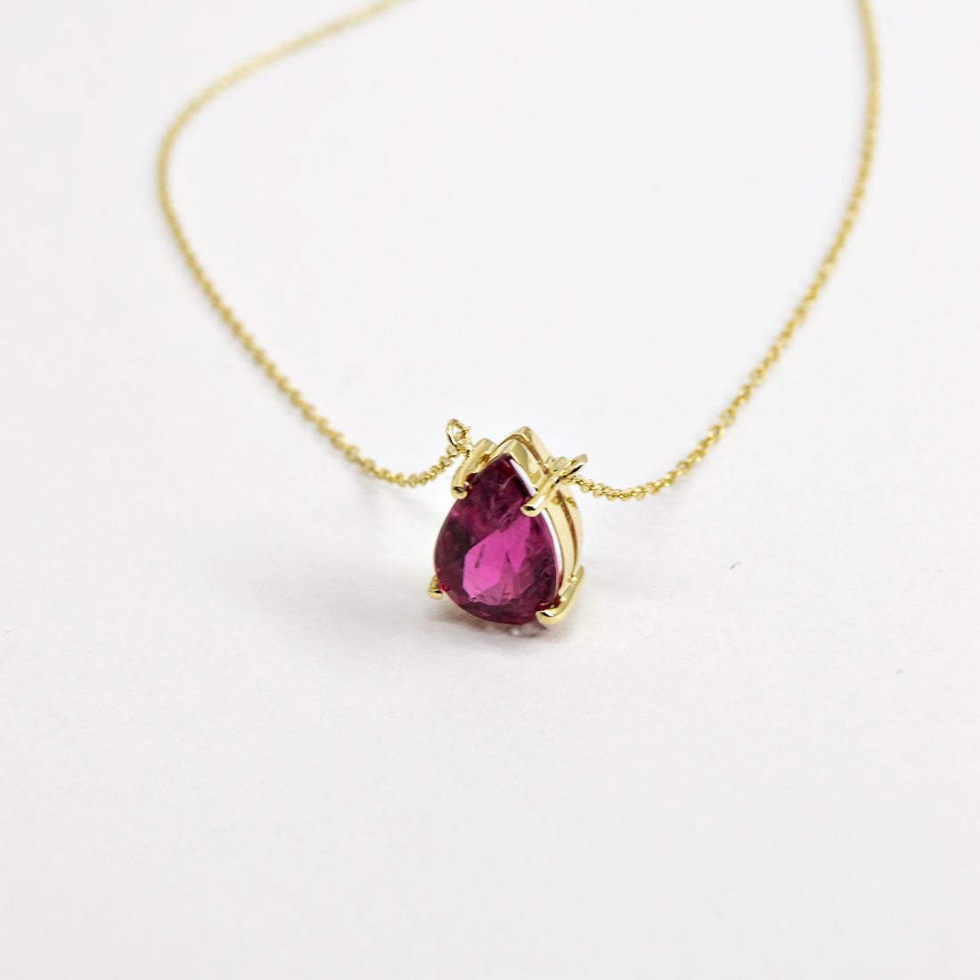 Colar Gota Rubelita