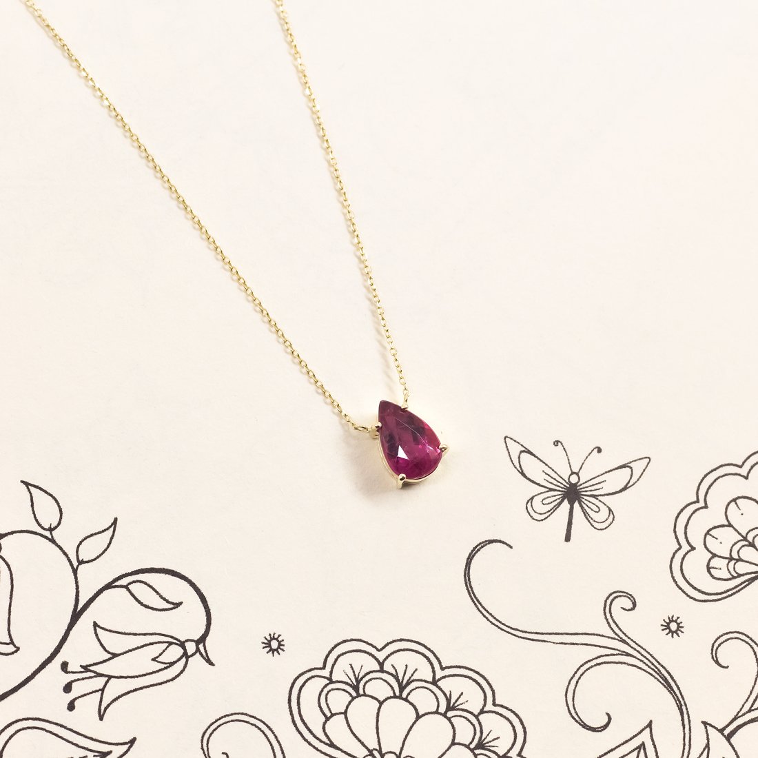 Colar Gota Rubelita