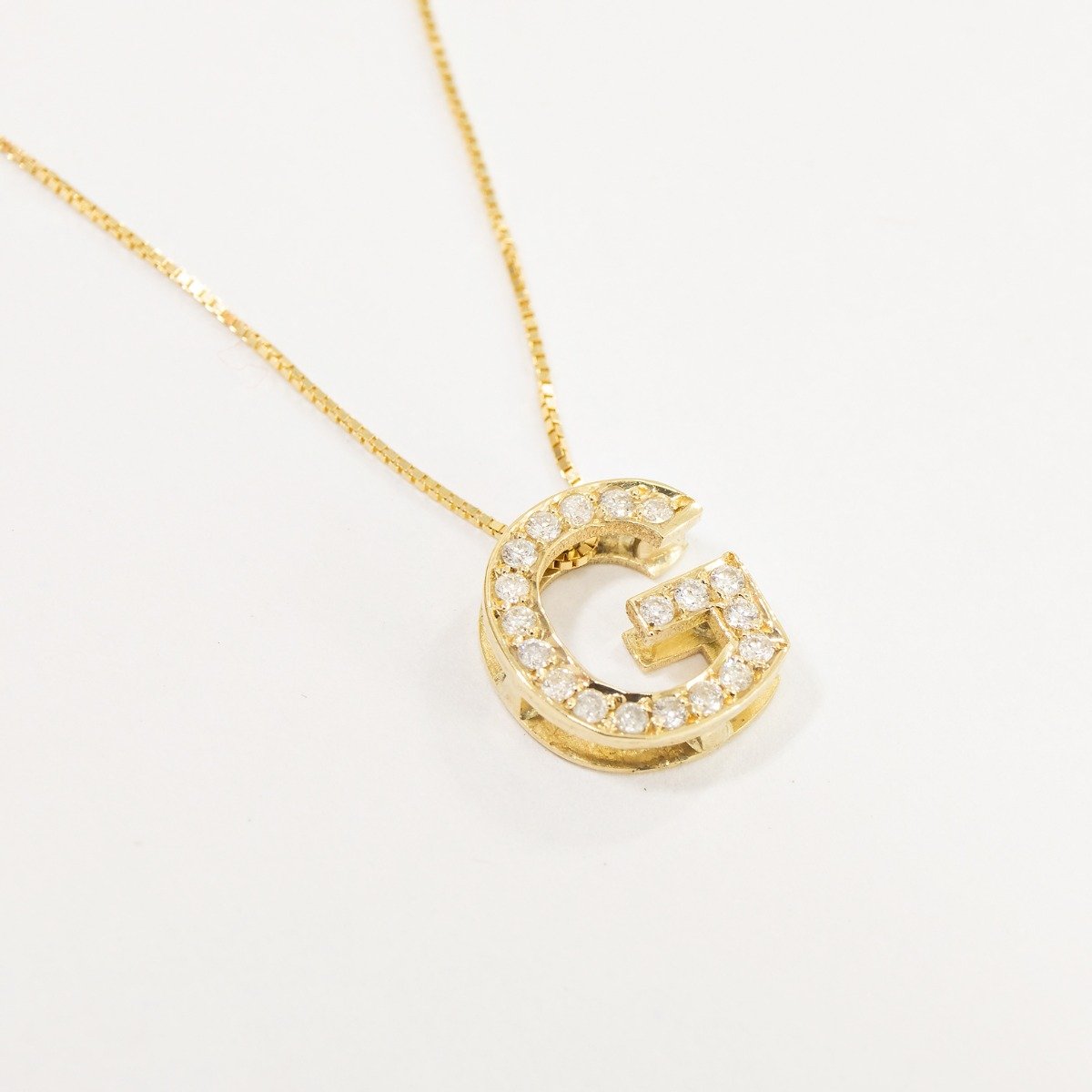 Colar Letra Diamantes