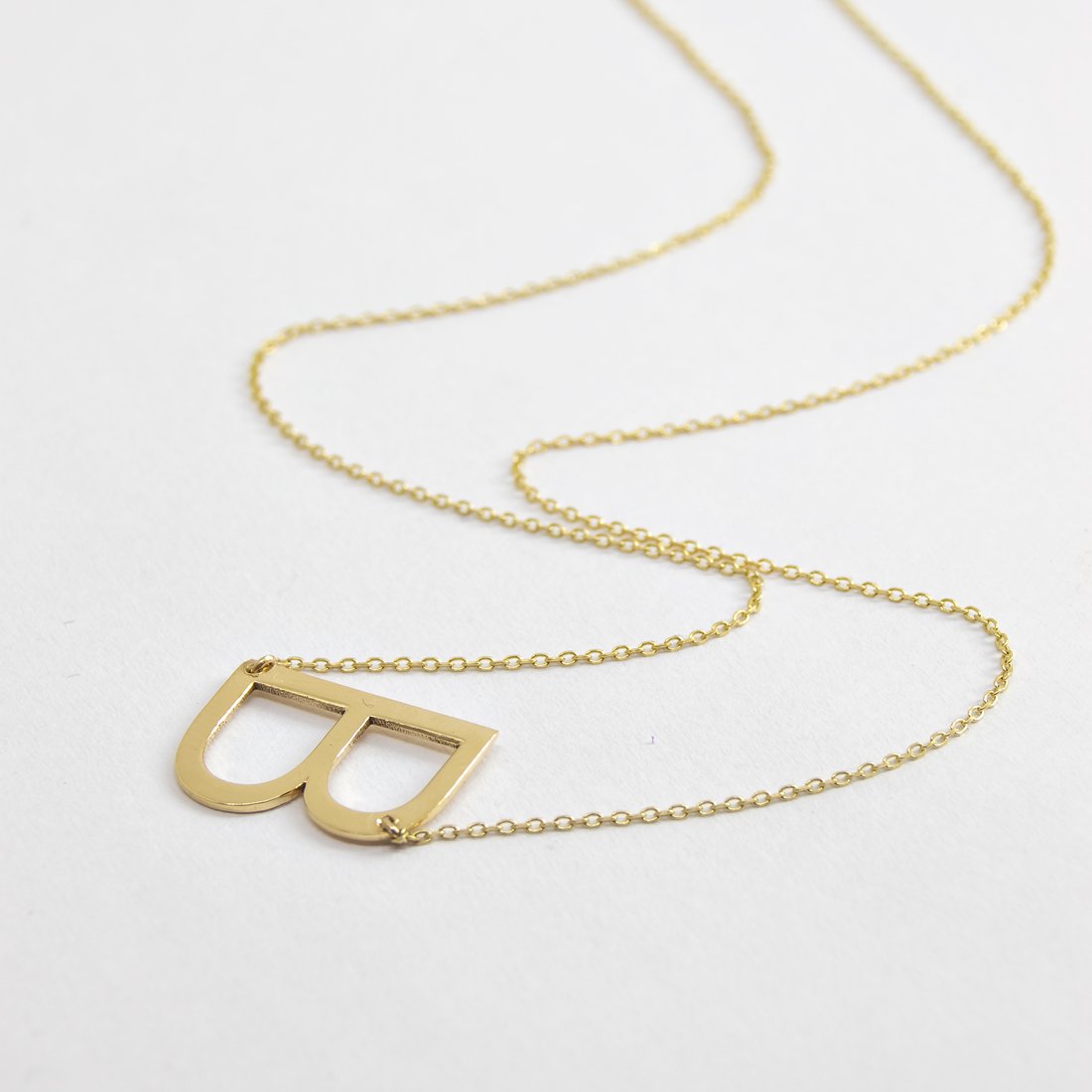 Colar Letra Grande Ouro 18K