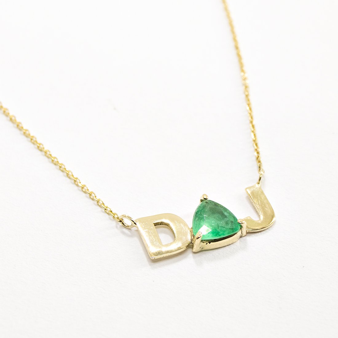 Colar Letra Personalizada Trilhon Esmeralda 