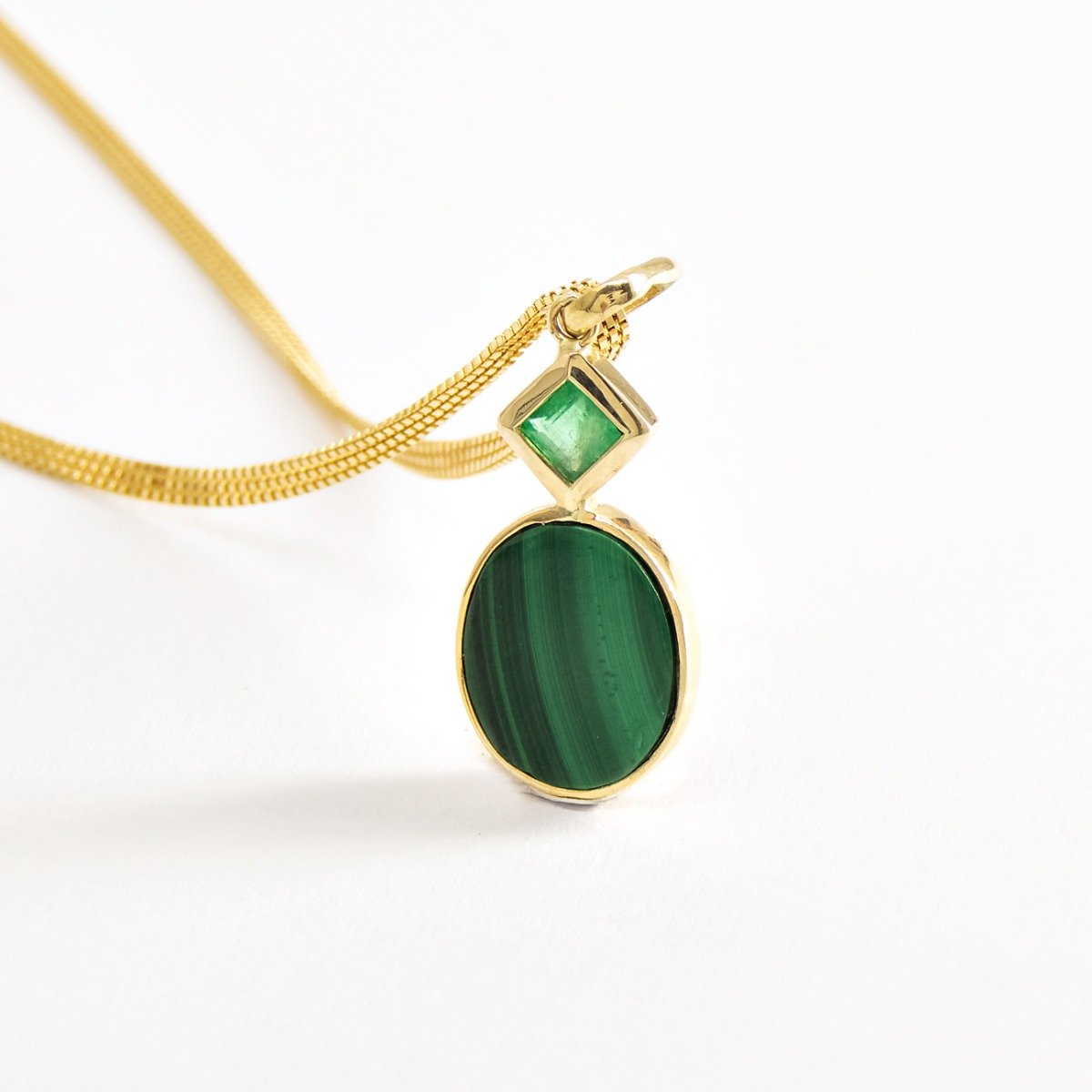 Colar Malaquita Esmeralda Ouro 18k