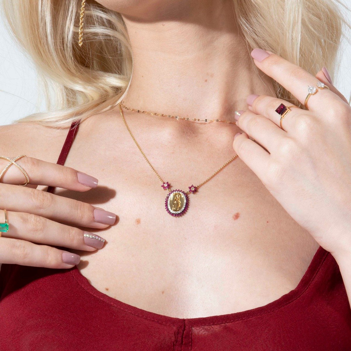 Colar Medalha Nossa Senhora Diamantes e Rubis