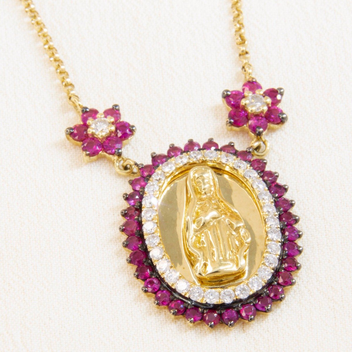 Colar Medalha Nossa Senhora Diamantes e Rubis