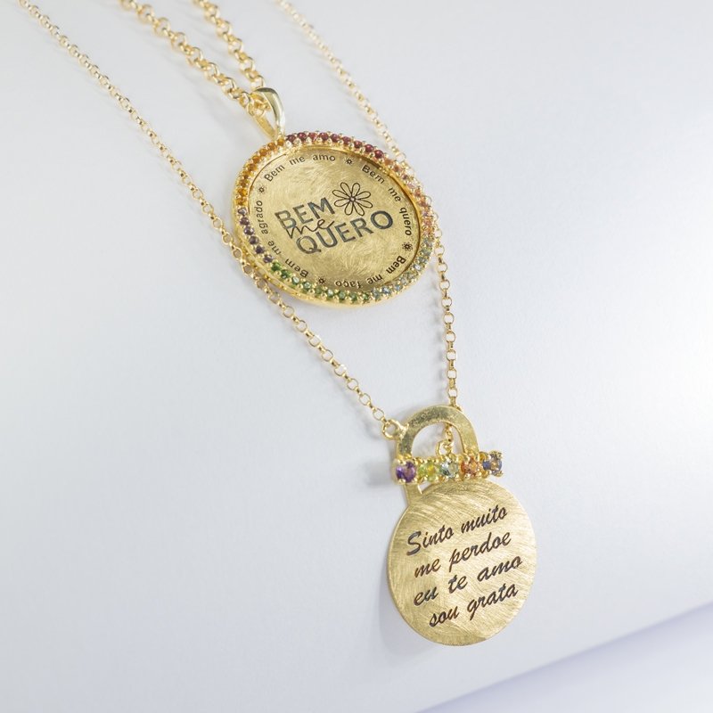 Colar medalha pedras preciosas Mantra