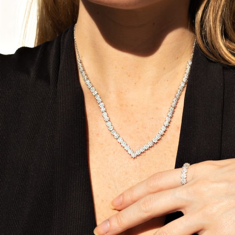 Colar Meia Riviera Florzinhas Stones