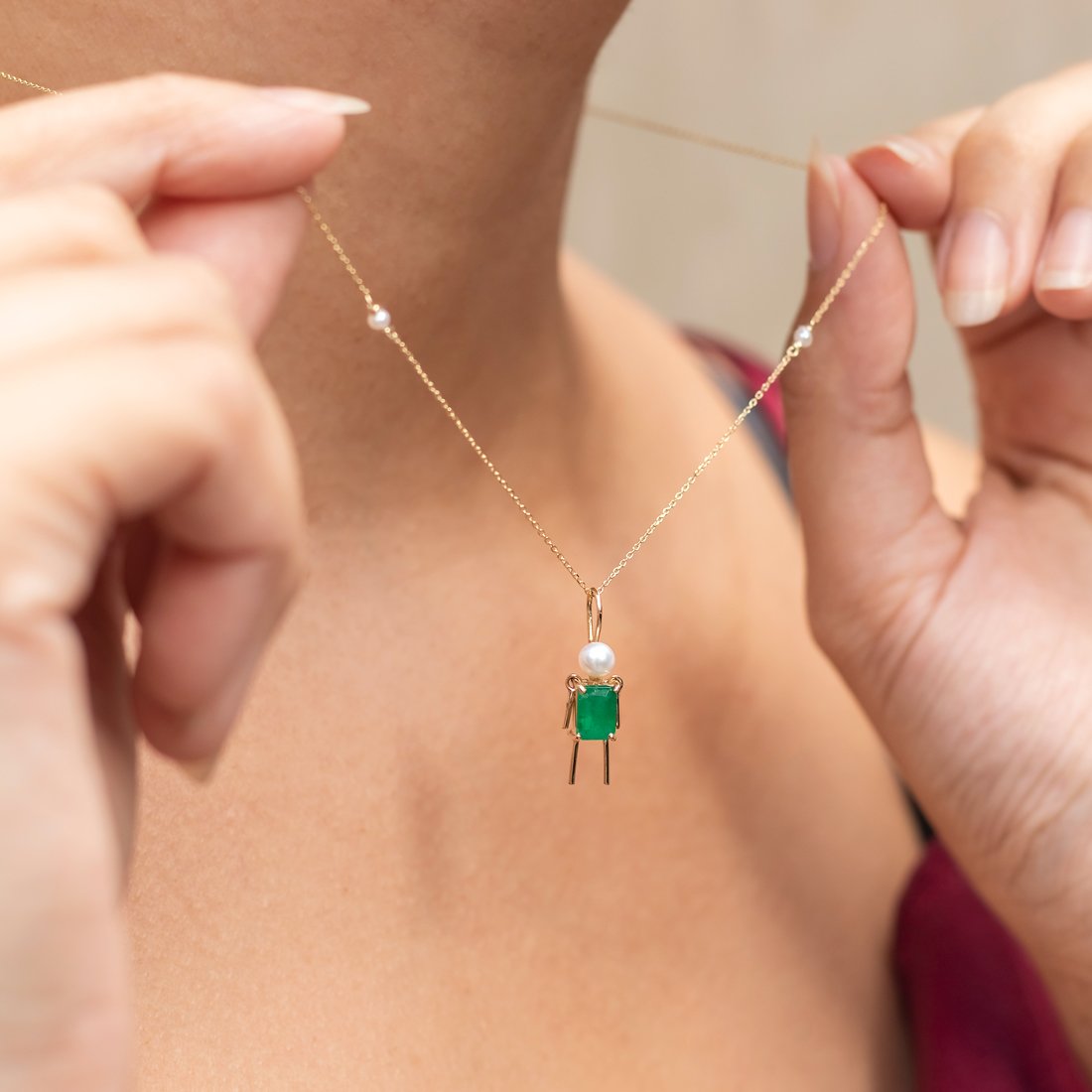 Colar Menino Esmeralda e Pérolas 