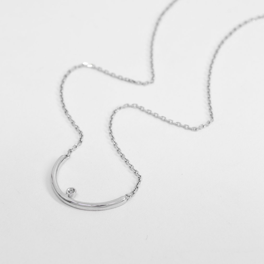 Colar Minimal Style Ouro 18K e Diamante 
