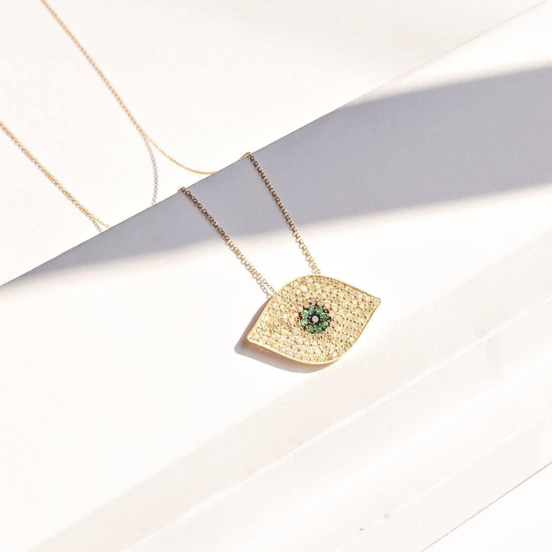 Colar Olho Grego Power Diamantes e Esmeraldas