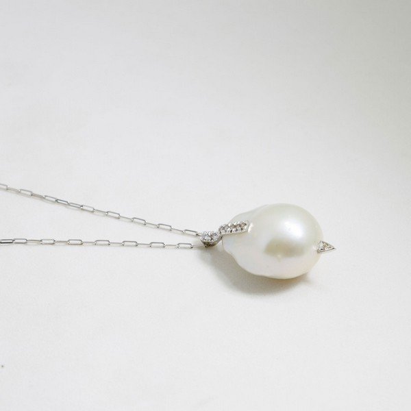 Colar Pérola XXL e Diamantes