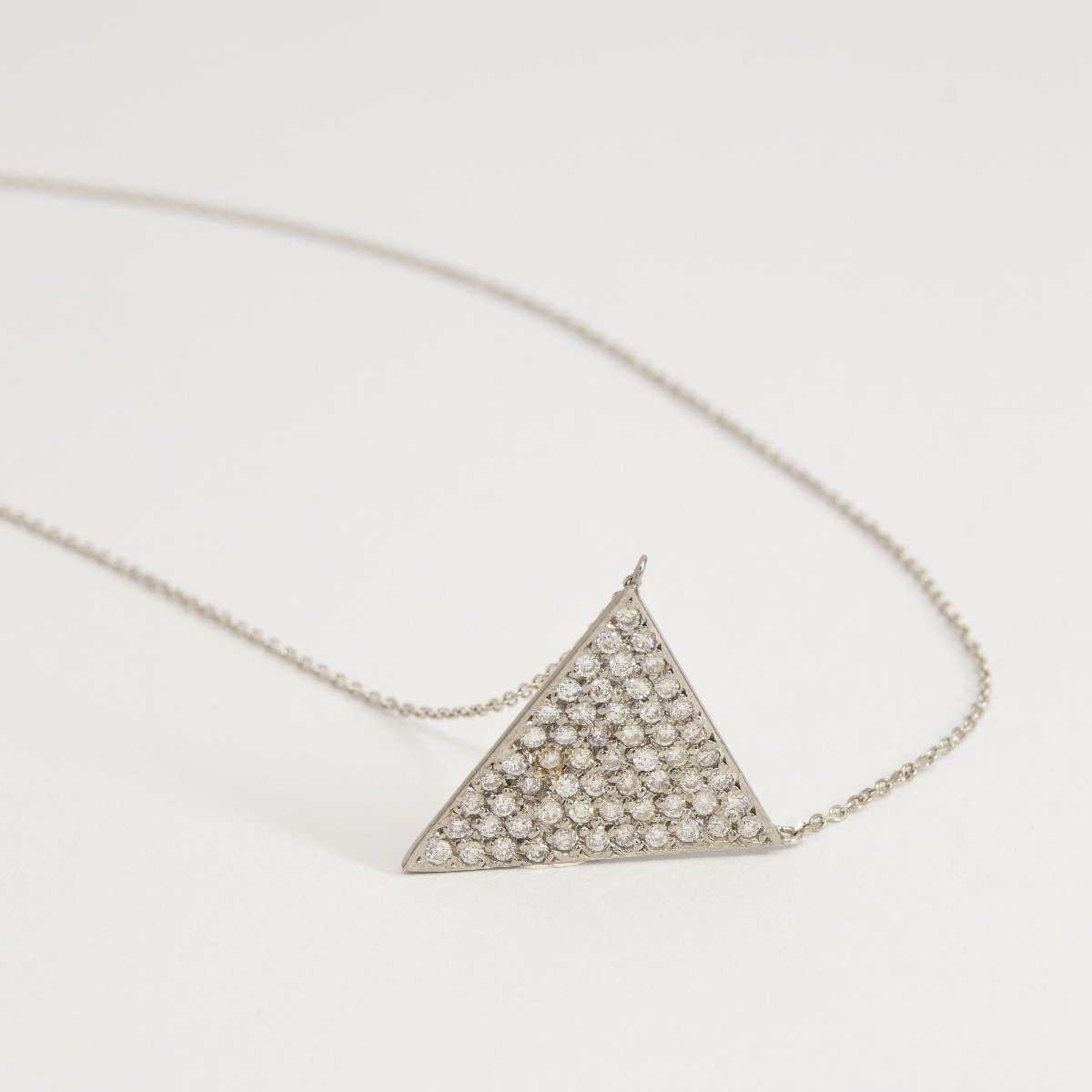Colar power Triangulo Diamantes