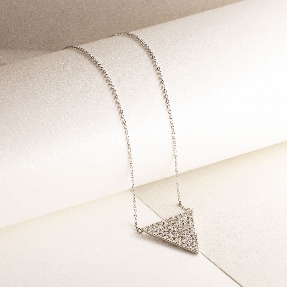 Colar power Triangulo Diamantes