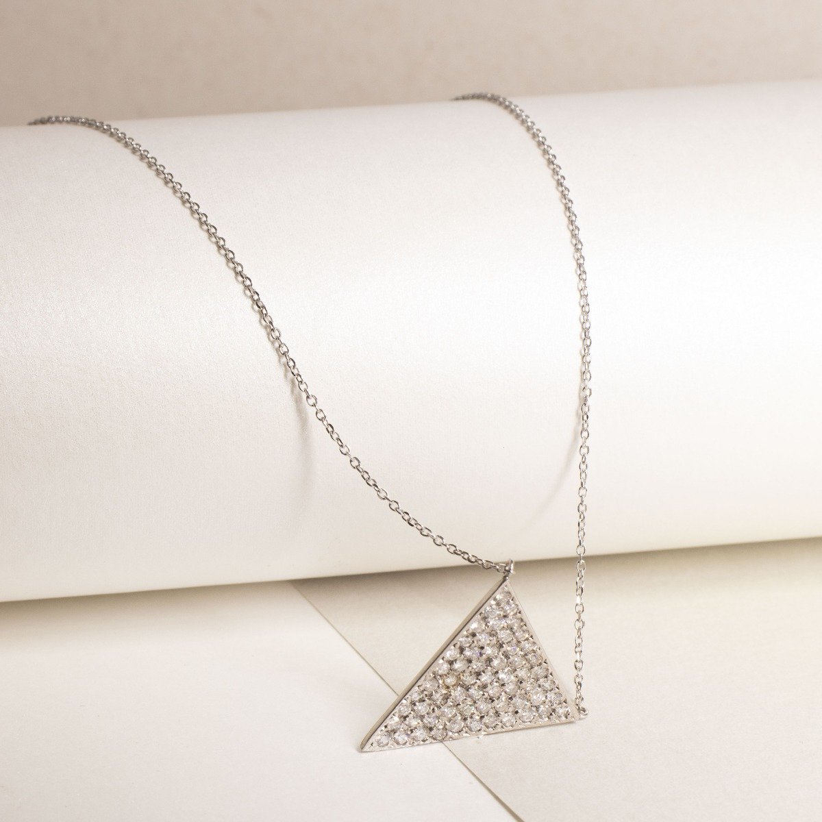 Colar power Triangulo Diamantes