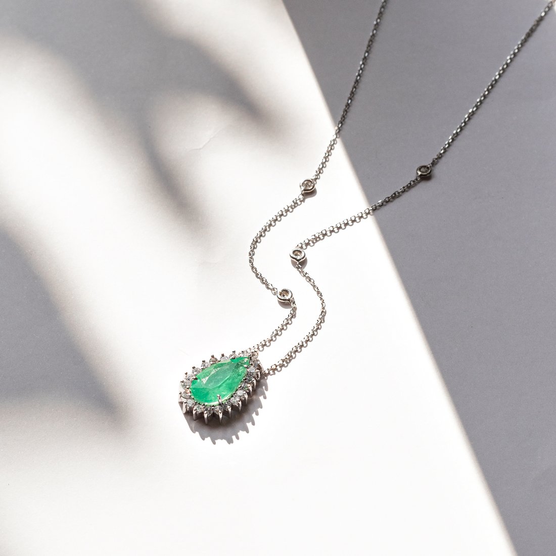 Colar Princess Extra Gota Esmeralda Diamantes 