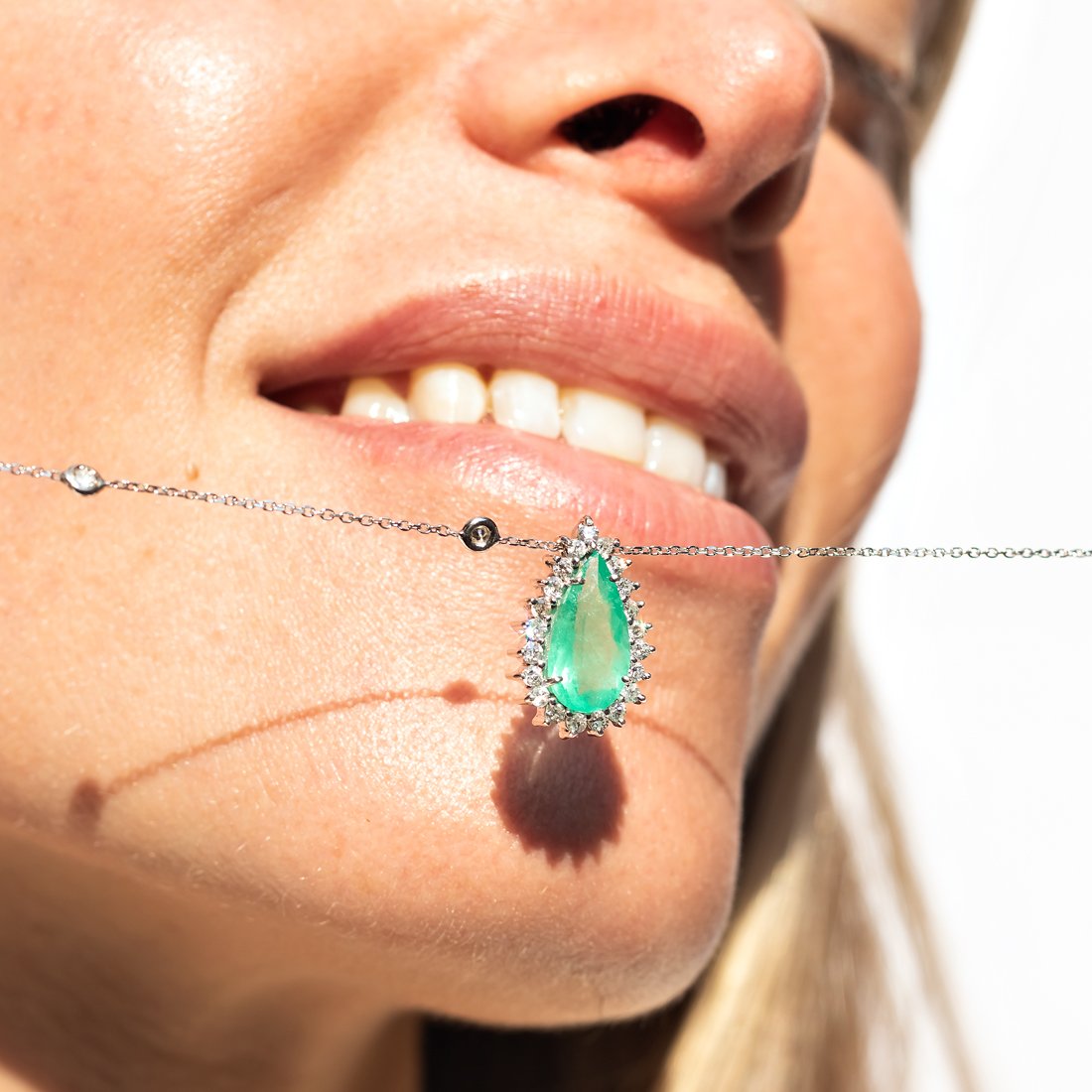 Colar Princess Extra Gota Esmeralda Diamantes 