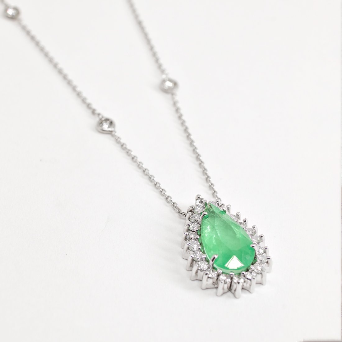 Colar Princess Extra Gota Esmeralda Diamantes 