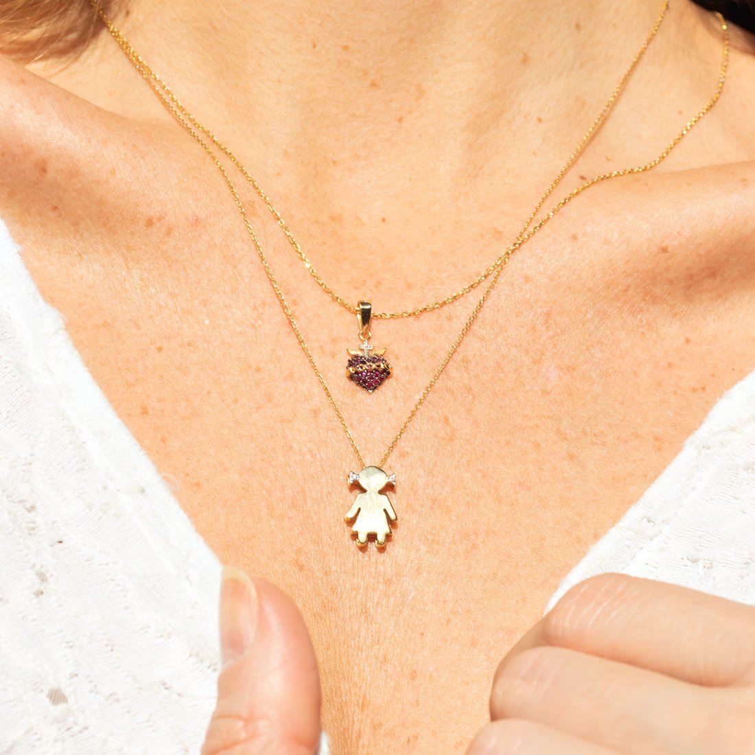 Colar Sagrado Coração Zircônias Rubi 18k