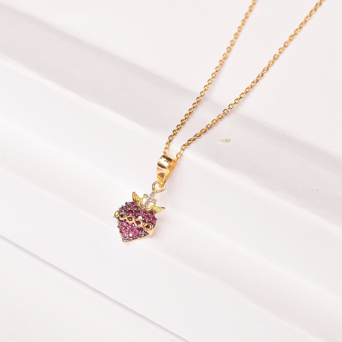 Colar Sagrado Coração Zircônias Rubi 18k