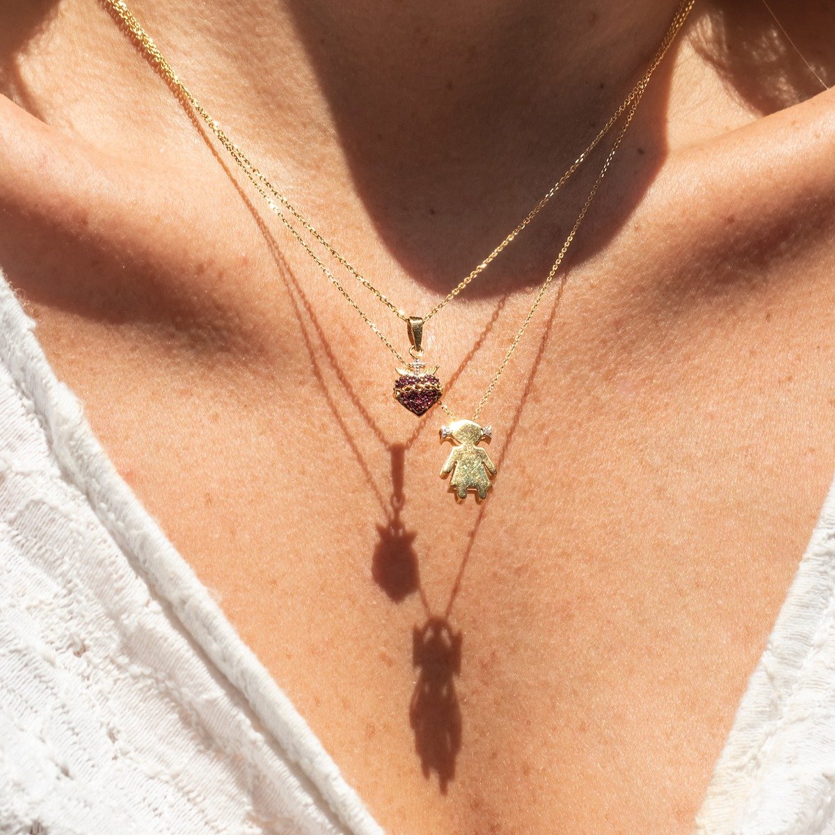 Colar Sagrado Coração Zircônias Rubi 18k
