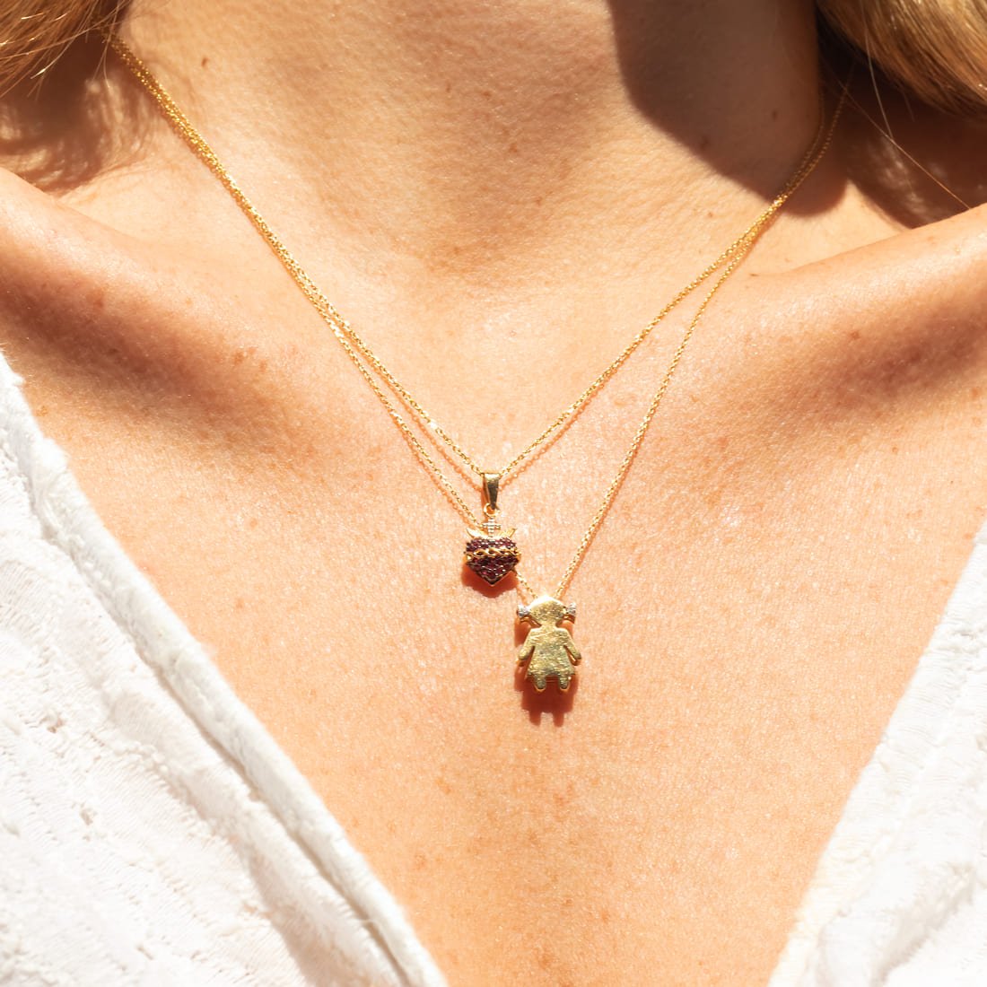 Colar Sagrado Coração Zircônias Rubi 18k