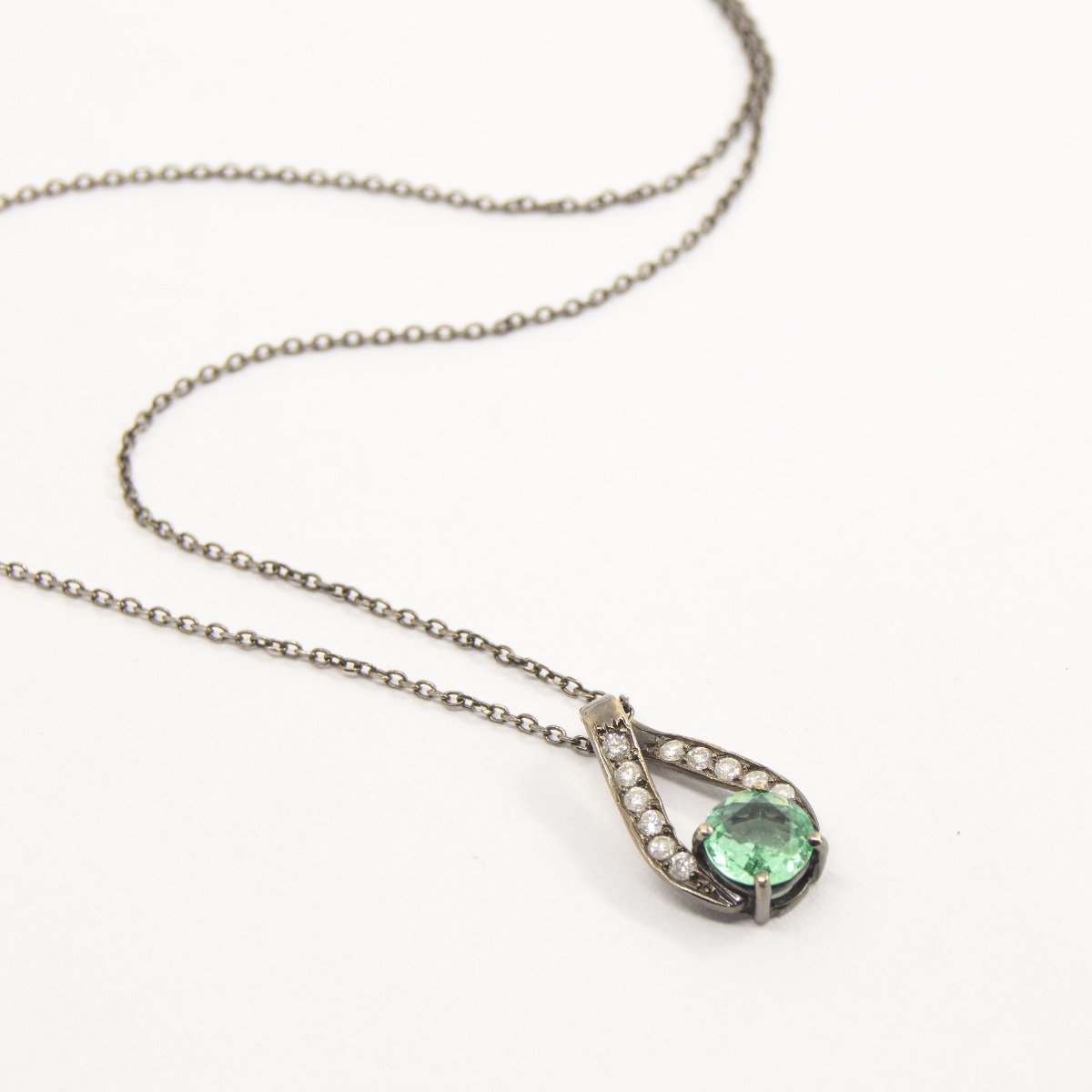 Colar Torsion Esmeralda Colombiana e Diamantes