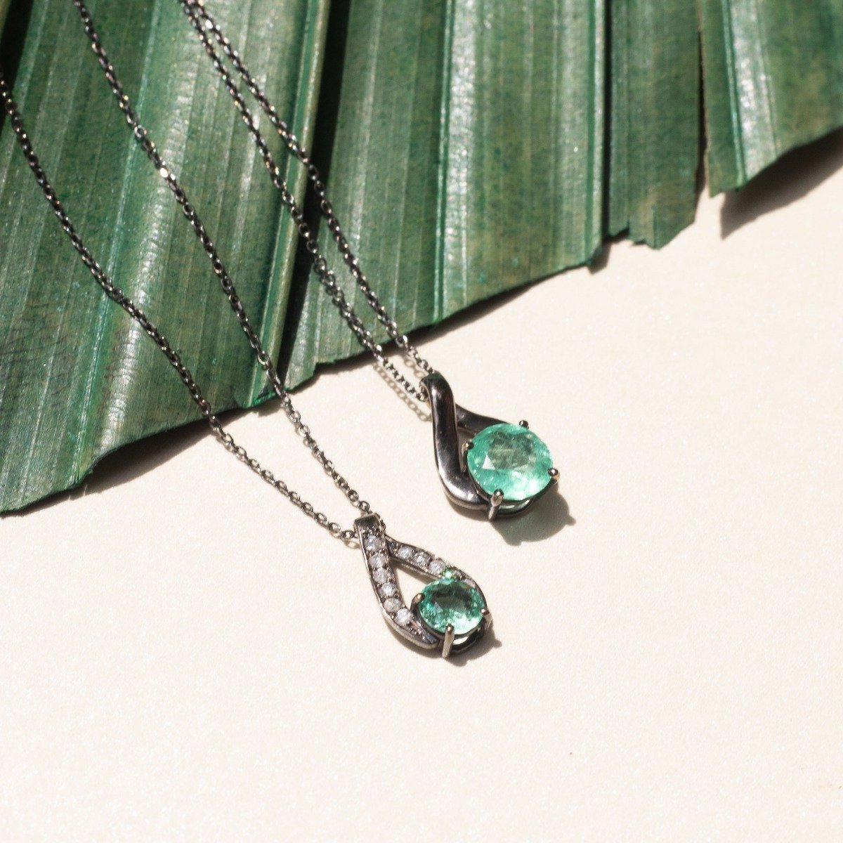Colar Torsion Esmeralda Colombiana e Diamantes