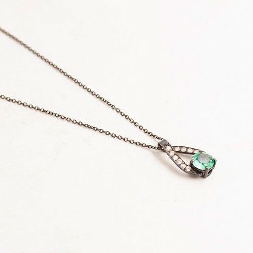 Colar Torsion Esmeralda Colombiana e Diamantes