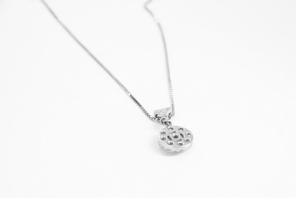 Colar Triangle Flower Diamante Extras