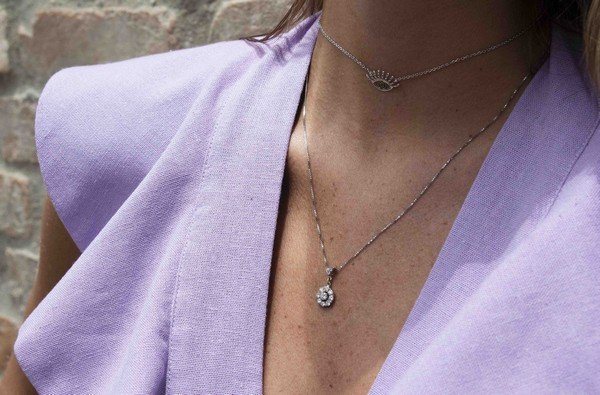Colar Triangle Flower Diamante Extras