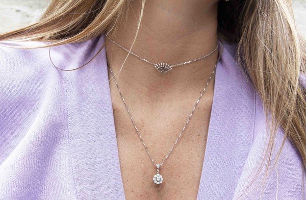 Colar Triangle Flower Diamante Extras