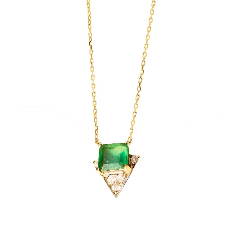 Colar triângulo diamantes e esmeralda