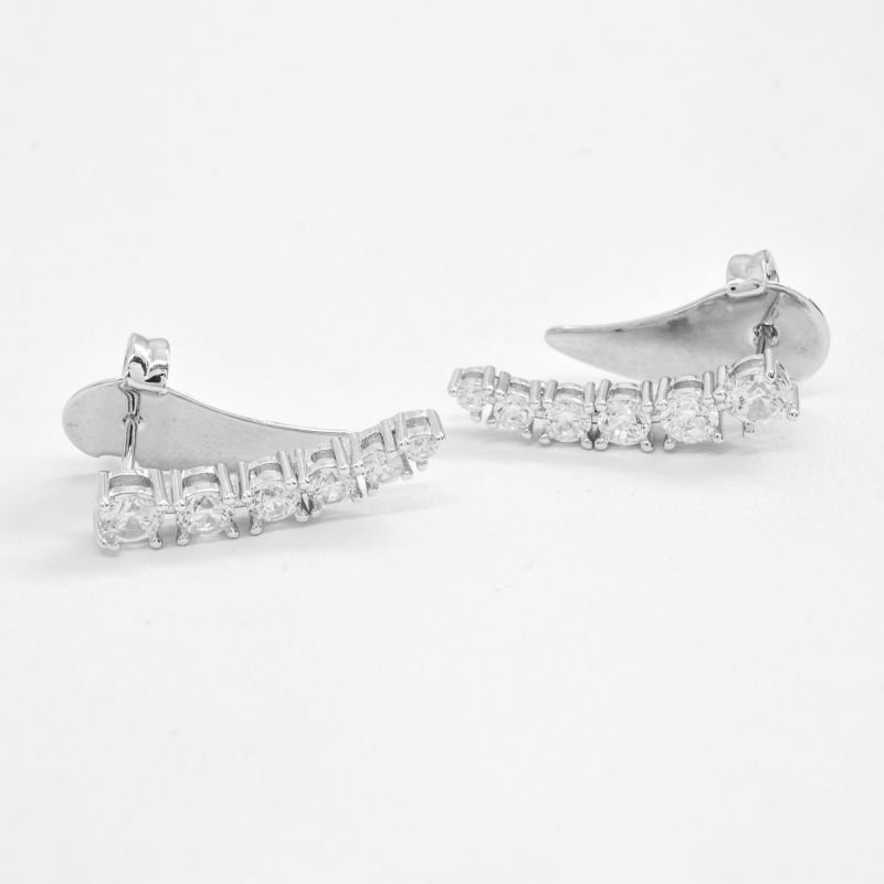 Earcuff Asa Cravejada Prata 925