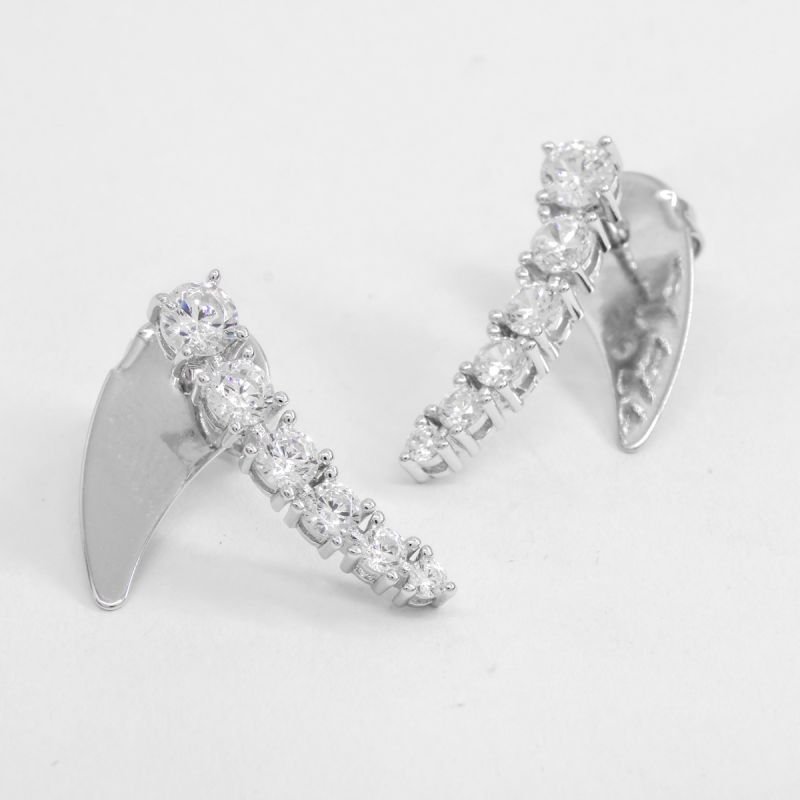 Earcuff Asa Cravejada Prata 925