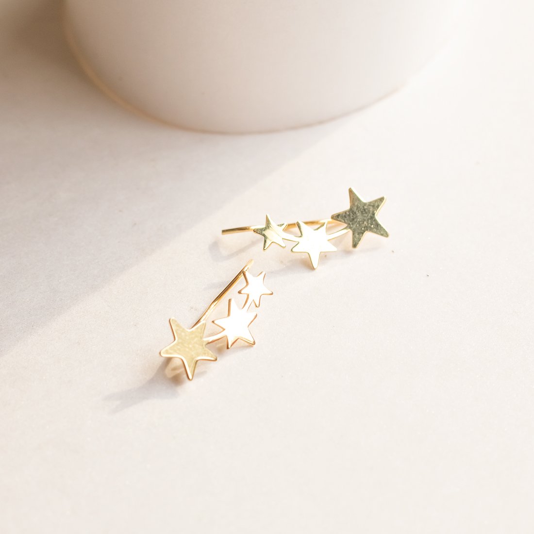 Earcuff Estrelas Degradê Ouro Liso 18k