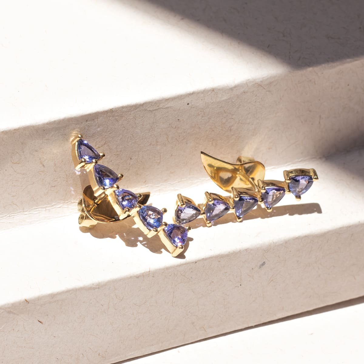 Earcuff Trilhons Tanzanitas Ouro 18k