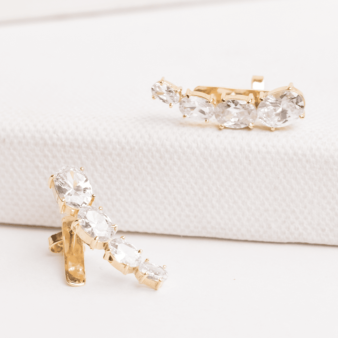 Earcuff Zirconias Brancas