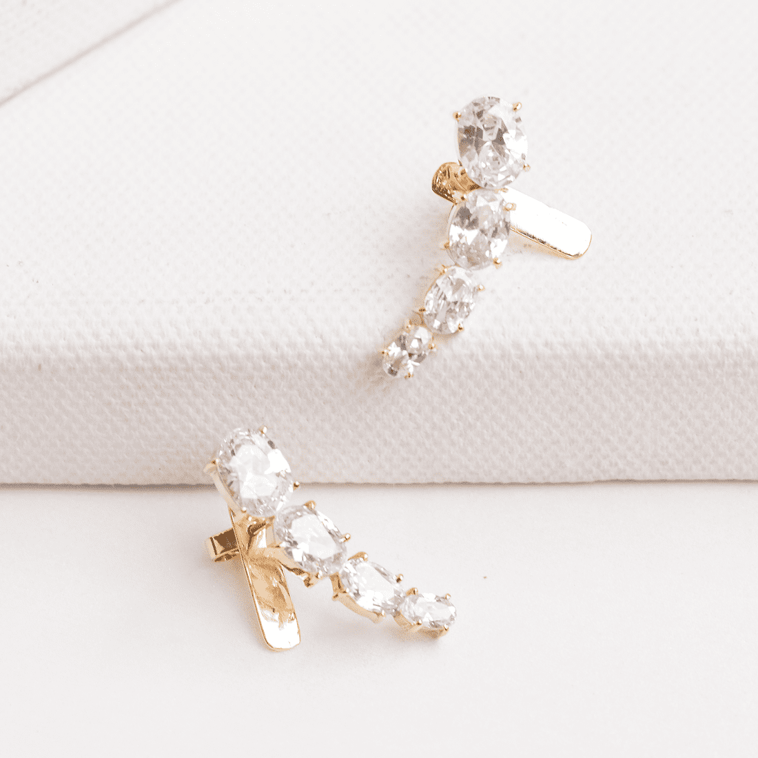 Earcuff Zirconias Brancas