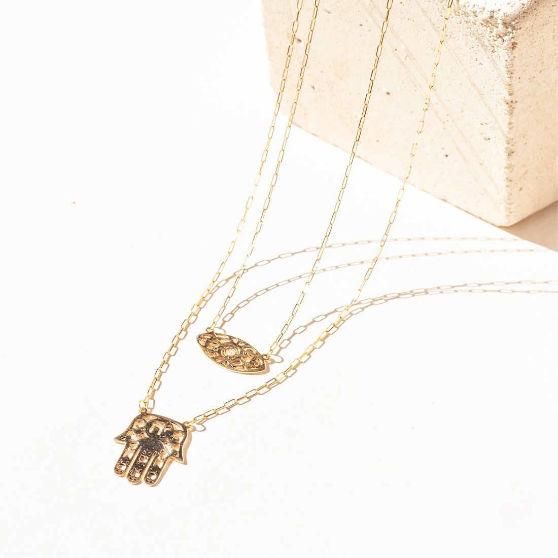 Escapulário Chamsá e Olho Diamante Ouro 18K