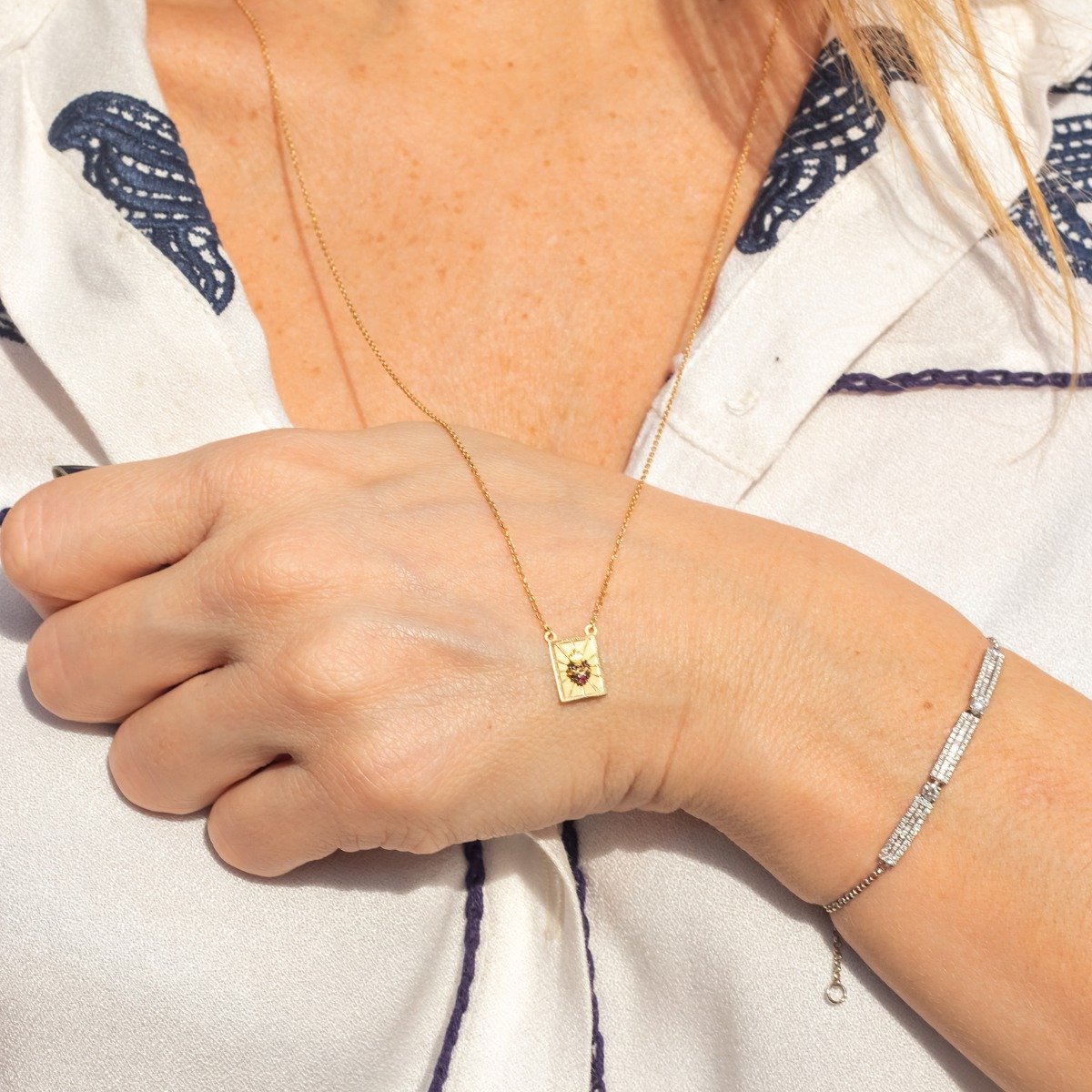 Escapulário Sagrado Coração Rubis