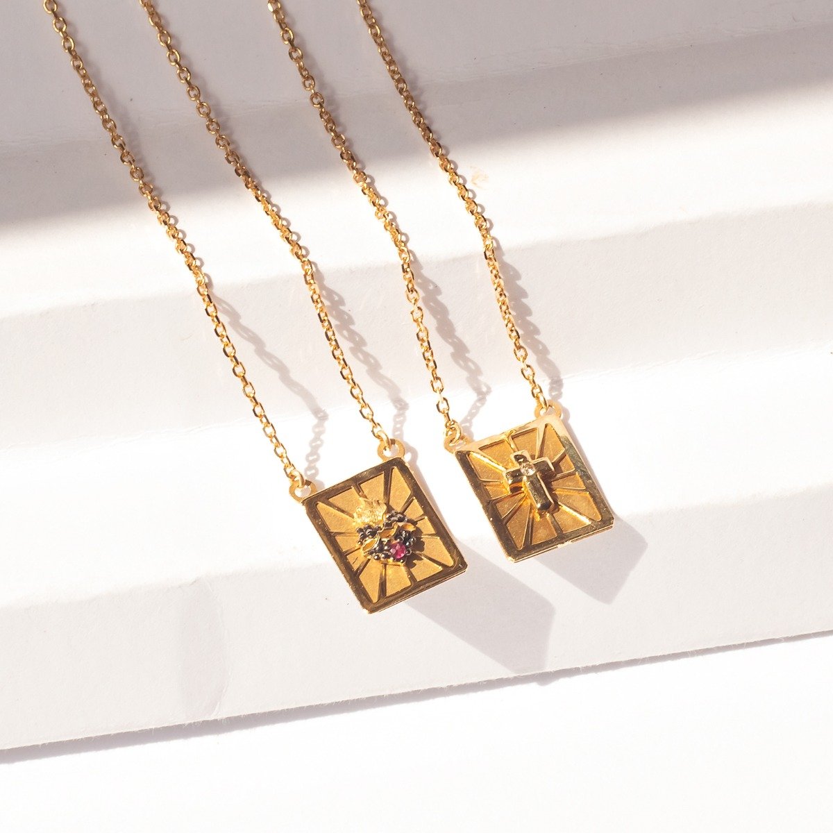 Escapulário Sagrado Coração Rubis