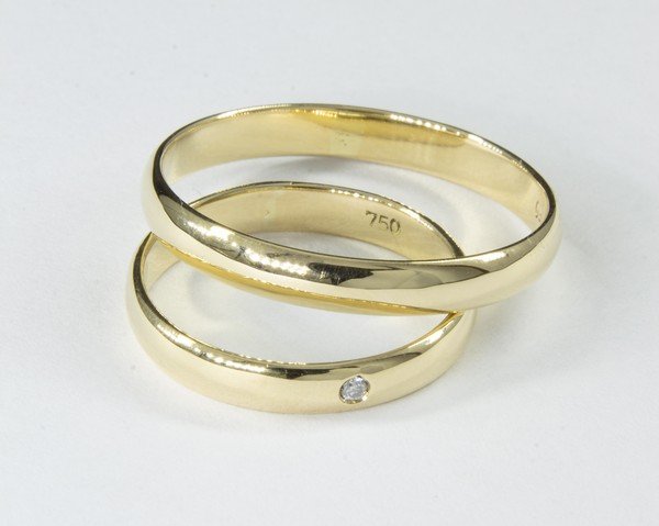 Par de Alianças Ouro 18K Diamante