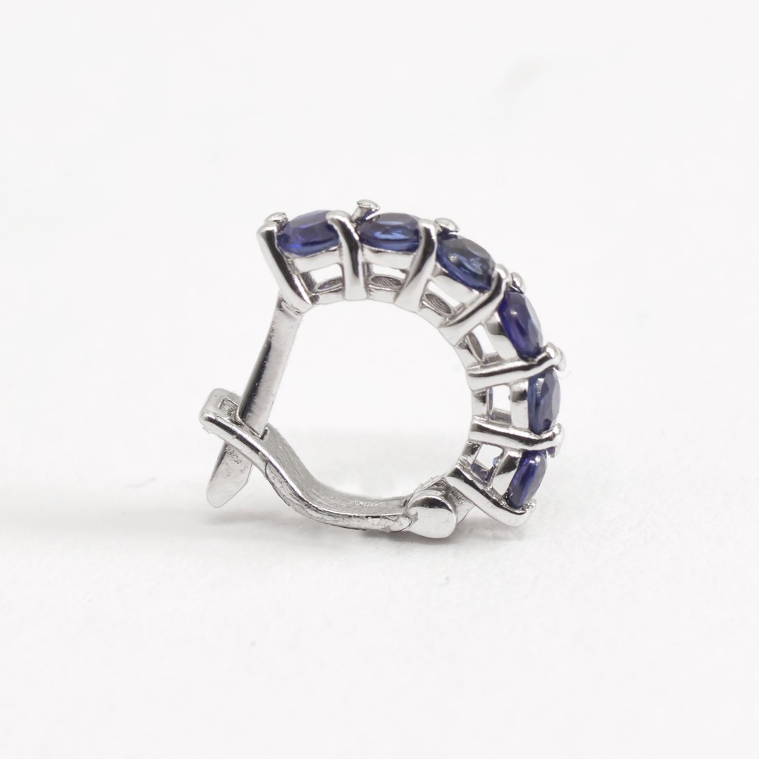 Piercing Furo Safira